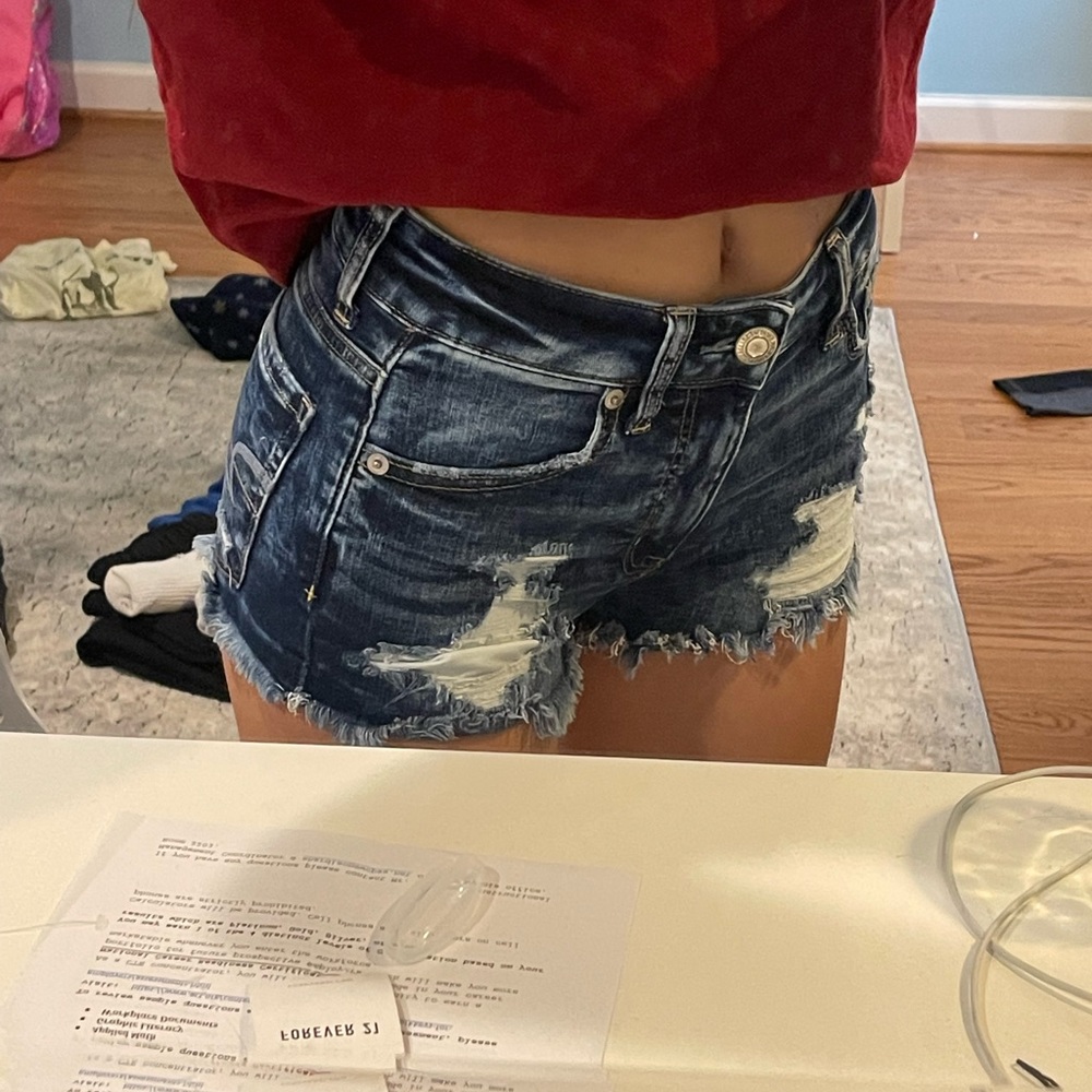american eagle size 2 ripped jean shorts